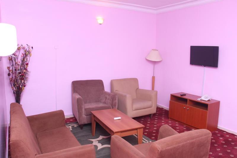 Grand Ibro Hotel Annex Ankuru Exterior photo